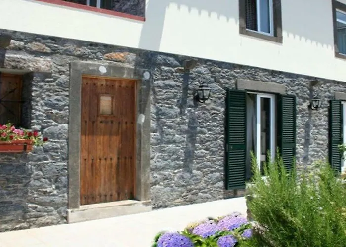 Casa Dos Serroes Дом отдыха Кальета